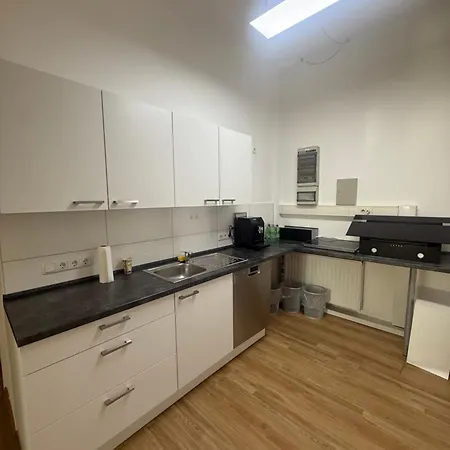 Apartment 1 - 4 Personen - Gemeinschaftskueche - Gemeinschafts Bad Wc Leverkusen